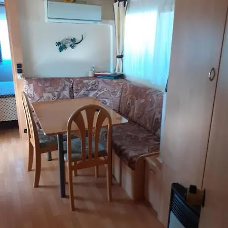 אתר קמפינג Sweet De L'ile D'or *